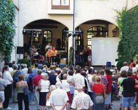 download, 19.07.2003, Diashow beim 25. Schwabacher B�rgerfest, 347kB